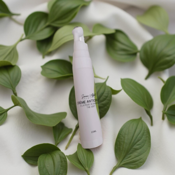 سيروم الشاي الأخضر للهالات السوداء